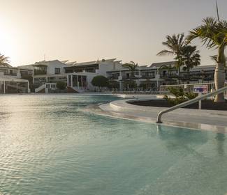 Duas piscinas Hotel ILUNION Costa Sal Lanzarote Puerto del Carmen