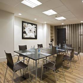 Sala de reuniões Hotel ILUNION San Sebastián