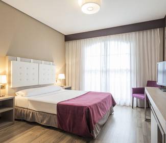Quarto acessível Hotel ILUNION Golf Badajoz