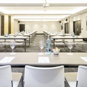Sala de reuniões Hotel ILUNION Bilbao Sala de reuniões Hotel ILUNION Bilbao