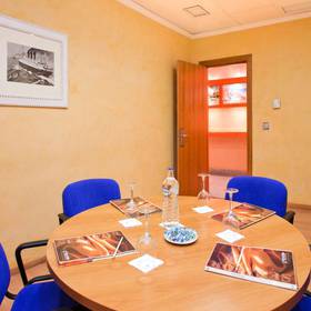 Sala de reuniões Hotel ILUNION Les Corts – Spa Barcelona Sala de reuniões Hotel ILUNION Les Corts – Spa Barcelona
