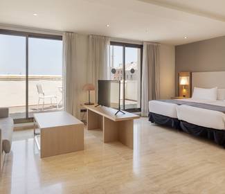 Quarto junior suite Hotel Ilunion Almirante Barcelona