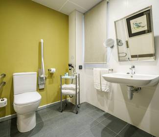 Quarto acessível Hotel ILUNION Bilbao