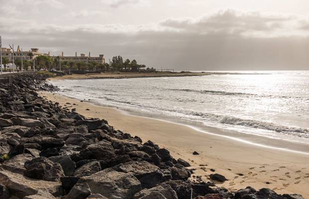 Aproveite o verão ao máximo. Hotel ILUNION Costa Sal Lanzarote Puerto del Carmen