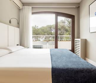 Quarto acessível Hotel ILUNION Caleta Park S'Agaró