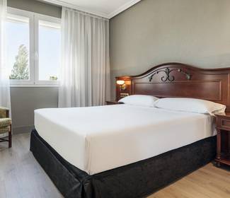 Quarto junior suite Hotel ILUNION Las Lomas Mérida Quarto junior suite Hotel ILUNION Las Lomas Mérida
