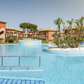 Piscina Aparthotel ILUNION Sancti Petri Cádiz Piscina Aparthotel ILUNION Sancti Petri Cádiz
