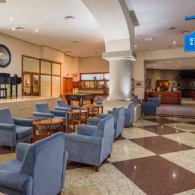 Barra Hotel ILUNION Les Corts – Spa Barcelona Barra Hotel ILUNION Les Corts – Spa Barcelona