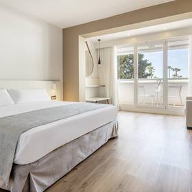 Quarto triplo Hotel ILUNION Islantilla Huelva