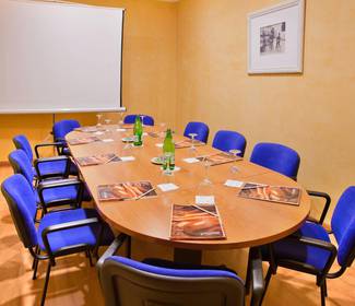 Salas de reunião Hotel ILUNION Les Corts – Spa Barcelona Salas de reunião Hotel ILUNION Les Corts – Spa Barcelona