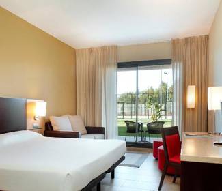 Quarto duplo acesso a jardim hotel ilunion calas de conil conil de la frontera Quarto duplo acesso a jardim hotel ilunion calas de conil conil de la frontera