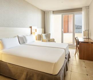 Quarto com vista lateral para o mar Hotel ILUNION Fuengirola Quarto com vista lateral para o mar Hotel ILUNION Fuengirola