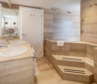 Quarto junior suite Hotel Ilunion Almirante Barcelona