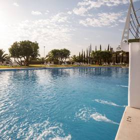 Piscina Hotel ILUNION Alcora Sevilla Sevilha Piscina Hotel ILUNION Alcora Sevilla Sevilha