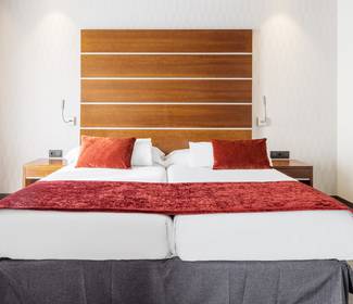 Quarto junior suite Hotel ILUNION Alcora Sevilla Sevilha