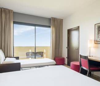 Quarto duplo com crianças Hotel ILUNION Calas de Conil Conil de la Frontera Quarto duplo com crianças Hotel ILUNION Calas de Conil Conil de la Frontera