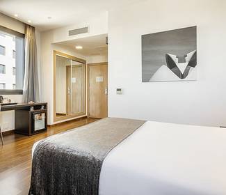 Quarto acessível Hotel ILUNION Aqua 4 Valencia Quarto acessível Hotel ILUNION Aqua 4 Valencia