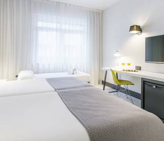 Quarto duplo + cama suplementar Hotel ILUNION Bilbao