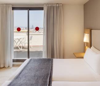 Quarto junior suite Hotel Ilunion Almirante Barcelona