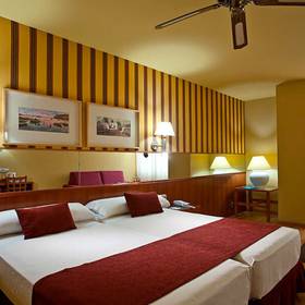Quarto Hotel ILUNION Les Corts – Spa Barcelona Quarto Hotel ILUNION Les Corts – Spa Barcelona