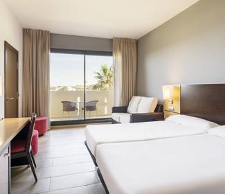 Quarto duplo comunicado hotel ilunion calas de conil conil de la frontera Quarto duplo comunicado hotel ilunion calas de conil conil de la frontera