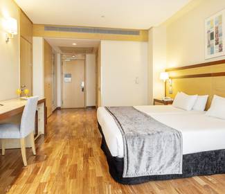 Quarto acessível Hotel ILUNION Pío XII Madrid Quarto acessível Hotel ILUNION Pío XII Madrid