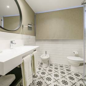 Banheiro Hotel ILUNION Bilbao Banheiro Hotel ILUNION Bilbao