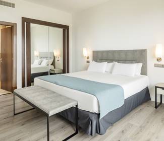 Quarto junior suíte Hotel ILUNION Calas de Conil Conil de la Frontera Quarto junior suíte Hotel ILUNION Calas de Conil Conil de la Frontera