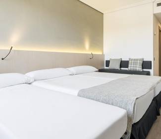 Quarto acessível Hotel ILUNION Las Lomas Mérida Quarto acessível Hotel ILUNION Las Lomas Mérida