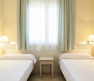 Apartamento de dois quartos com acesso ao jardim Aparthotel ILUNION Sancti Petri Cádiz Apartamento de dois quartos com acesso ao jardim Aparthotel ILUNION Sancti Petri Cádiz