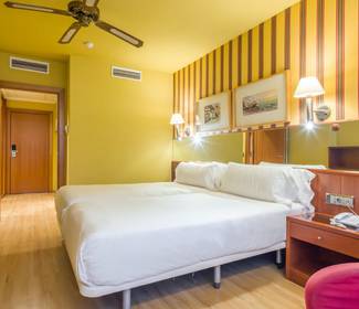 Quarto superior Hotel ILUNION Les Corts – Spa Barcelona Quarto superior Hotel ILUNION Les Corts – Spa Barcelona