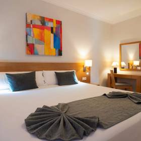 Quarto Hotel ILUNION Costa Sal Lanzarote Puerto del Carmen Quarto Hotel ILUNION Costa Sal Lanzarote Puerto del Carmen