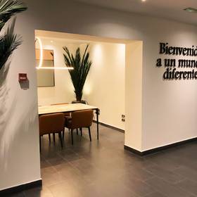 Recepção hotel ilunion almirante barcelona Recepção hotel ilunion almirante barcelona