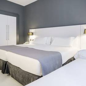 Quarto triplo Hotel ILUNION Bilbao Quarto triplo Hotel ILUNION Bilbao