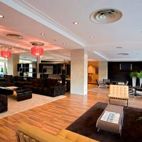 Lobby Hotel ILUNION San Sebastián