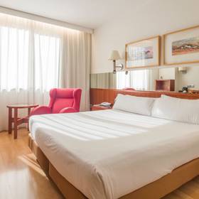 Quarto duplo Hotel ILUNION Les Corts – Spa Barcelona Quarto duplo Hotel ILUNION Les Corts – Spa Barcelona