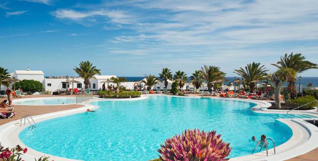 Piscina Hotel ILUNION Costa Sal Lanzarote Puerto del Carmen Piscina Hotel ILUNION Costa Sal Lanzarote Puerto del Carmen