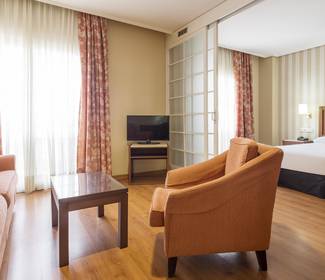 Quarto junior suite Hotel ILUNION Alcora Sevilla Sevilha