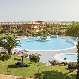 Piscina Aparthotel ILUNION Sancti Petri Cádiz Piscina Aparthotel ILUNION Sancti Petri Cádiz