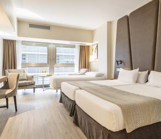 Quarto triplo 2 + 1 Hotel ILUNION Málaga Quarto triplo 2 + 1 Hotel ILUNION Málaga