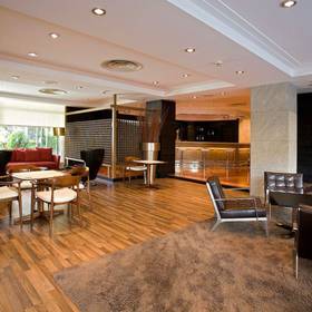 Lobby Hotel ILUNION San Sebastián