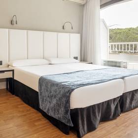 Quarto Hotel ILUNION Caleta Park S'Agaró Quarto Hotel ILUNION Caleta Park S'Agaró