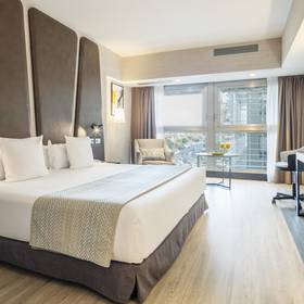 Quarto acessível ilunion málaga Hotel ILUNION Málaga Quarto acessível ilunion málaga Hotel ILUNION Málaga