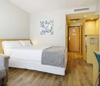 Quarto individual corporate Hotel ILUNION Valencia 4