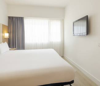 Superior clássica Hotel ILUNION Romareda Saragoça Superior clássica Hotel ILUNION Romareda Saragoça
