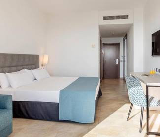 Quarto duplo comunicado Hotel ILUNION Calas de Conil Conil de la Frontera Quarto duplo comunicado Hotel ILUNION Calas de Conil Conil de la Frontera
