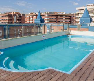 Piscina no telhado Hotel ILUNION Les Corts – Spa Barcelona Piscina no telhado Hotel ILUNION Les Corts – Spa Barcelona