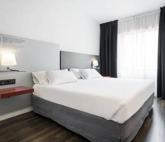 Quarto duplo Hotel ILUNION Suites Madrid Quarto duplo Hotel ILUNION Suites Madrid