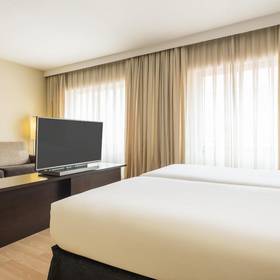 Quarto premium ilunion suites madrid Hotel ILUNION Suites Madrid Quarto premium ilunion suites madrid Hotel ILUNION Suites Madrid
