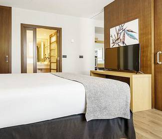 Quarto superior Hotel ILUNION Valencia 4